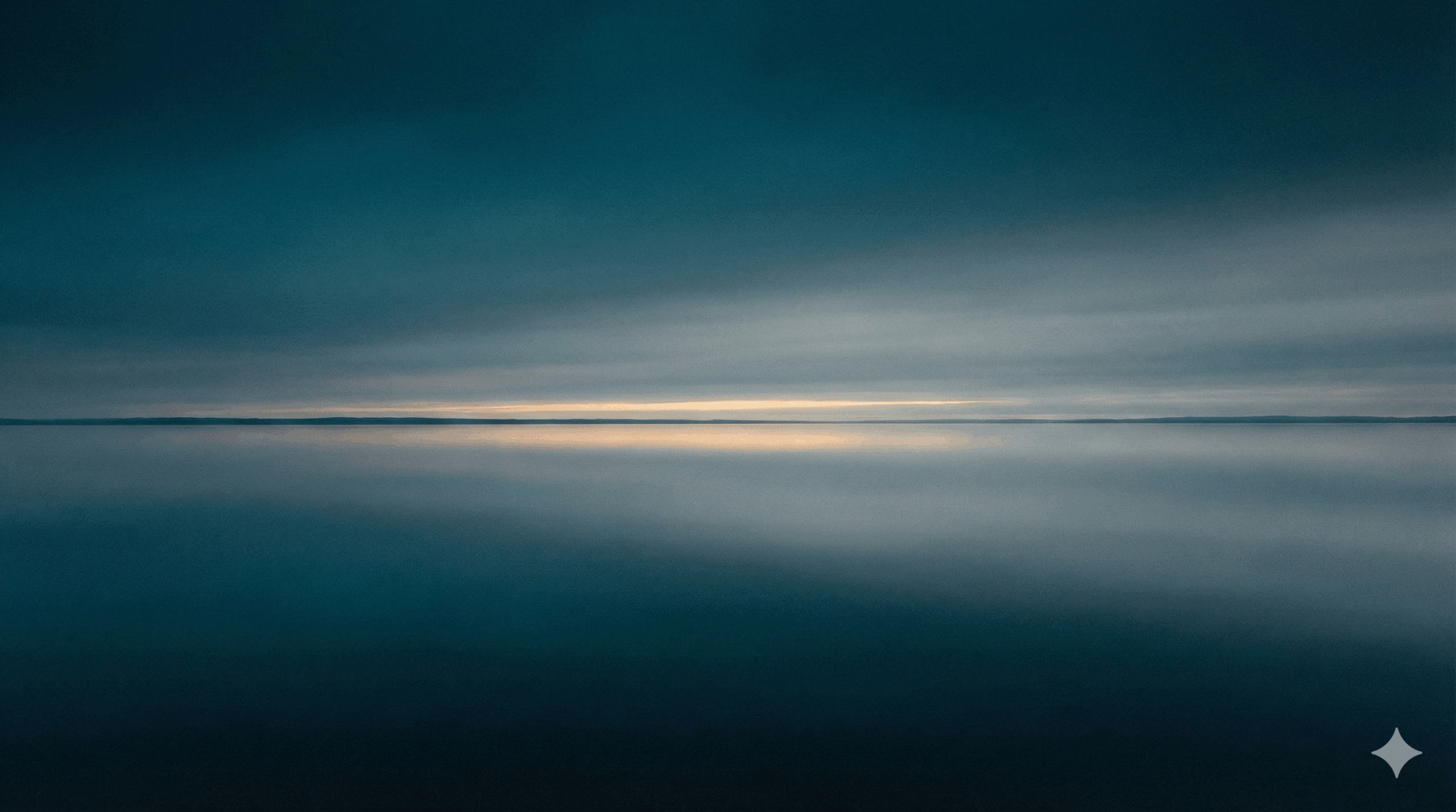 「twilight water reflection golden hour」